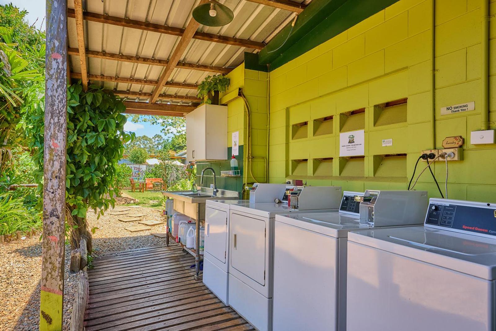 On The Wallaby Eco Lodge Yungaburra Esterno foto