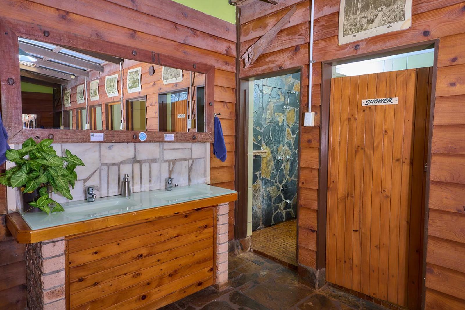 On The Wallaby Eco Lodge Yungaburra Esterno foto
