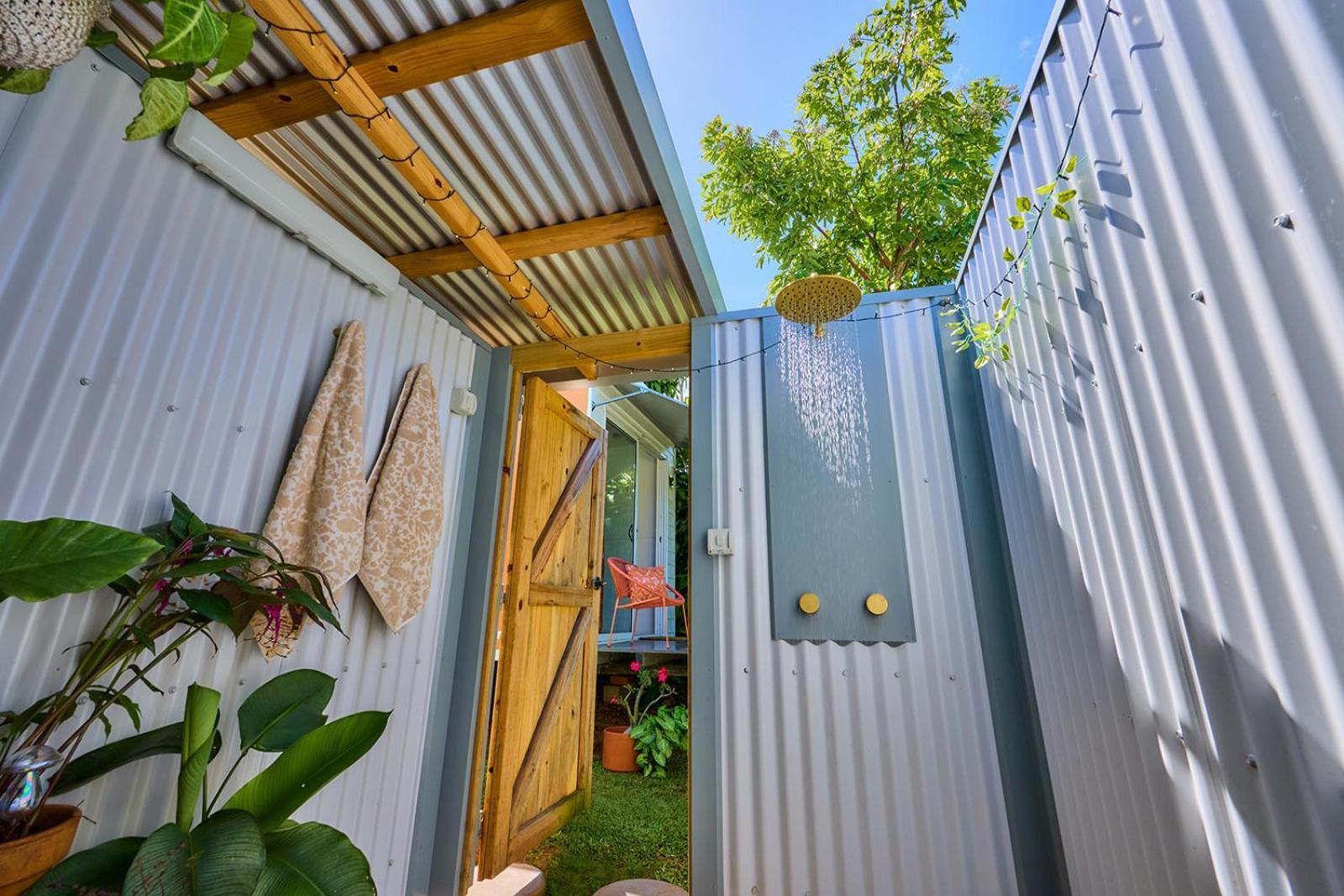 On The Wallaby Eco Lodge Yungaburra Esterno foto